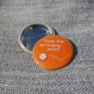 Preview: Ansteckbutton Thats the springing point auf Jeans mit Rückseite